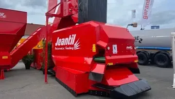 Jeantil модернизировал своего умного робота-кормораздатчика